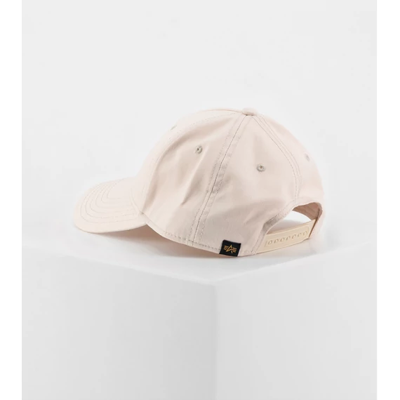 Alpha Cap - jet stream white