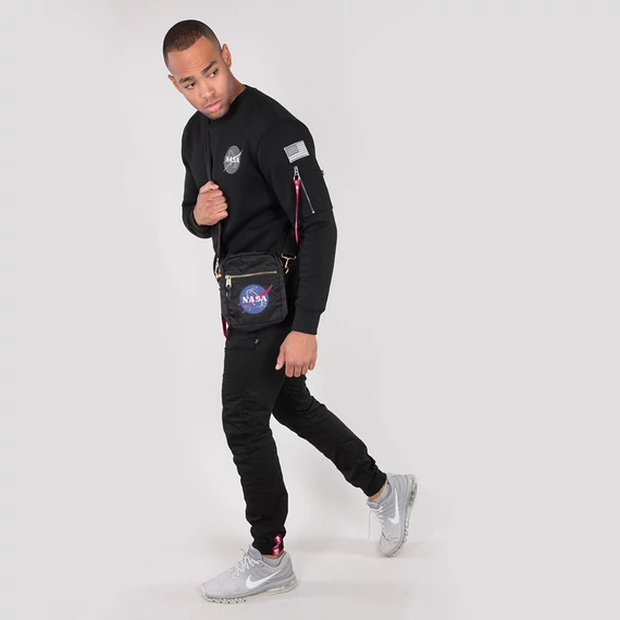 Space Shuttle Sweater - black